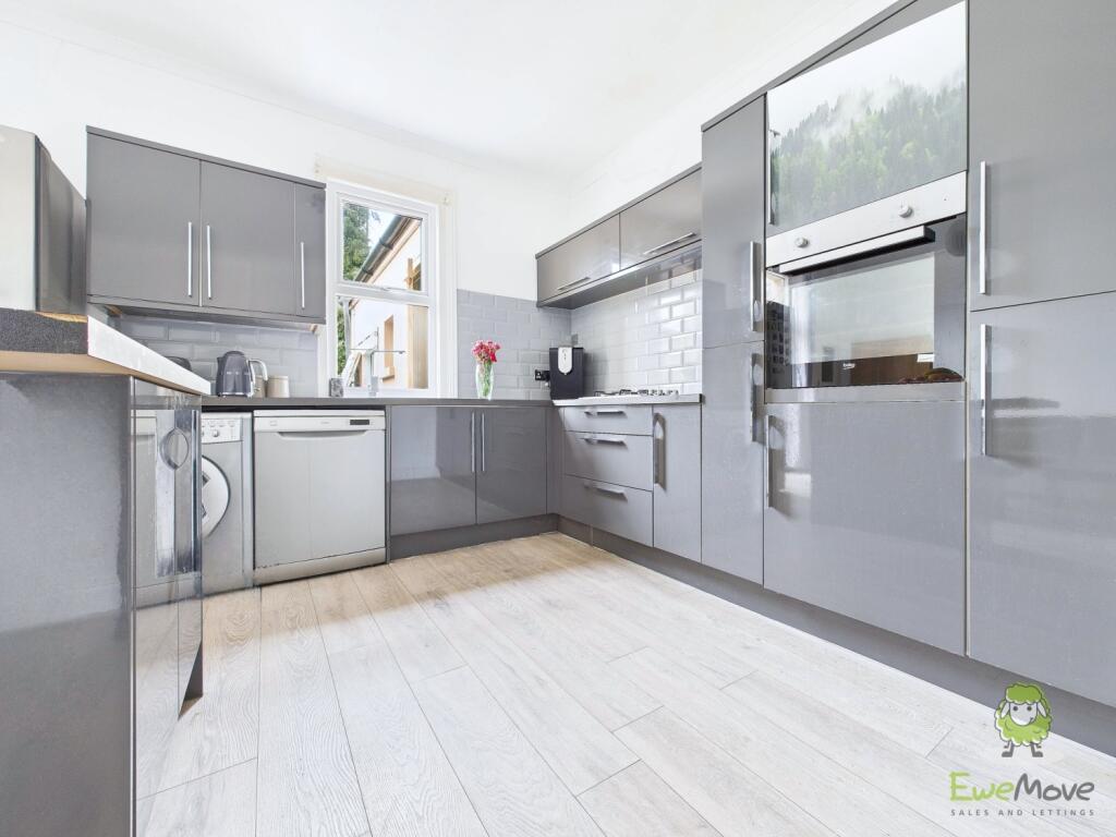 CAM01543G0-PR0161-STILL013