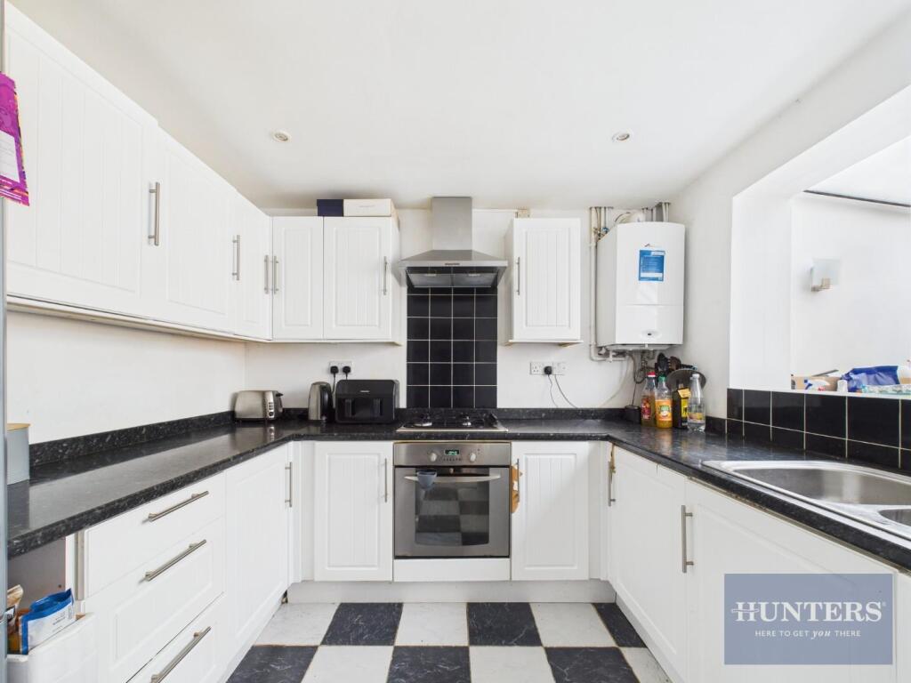 Kitchen / Dining Area