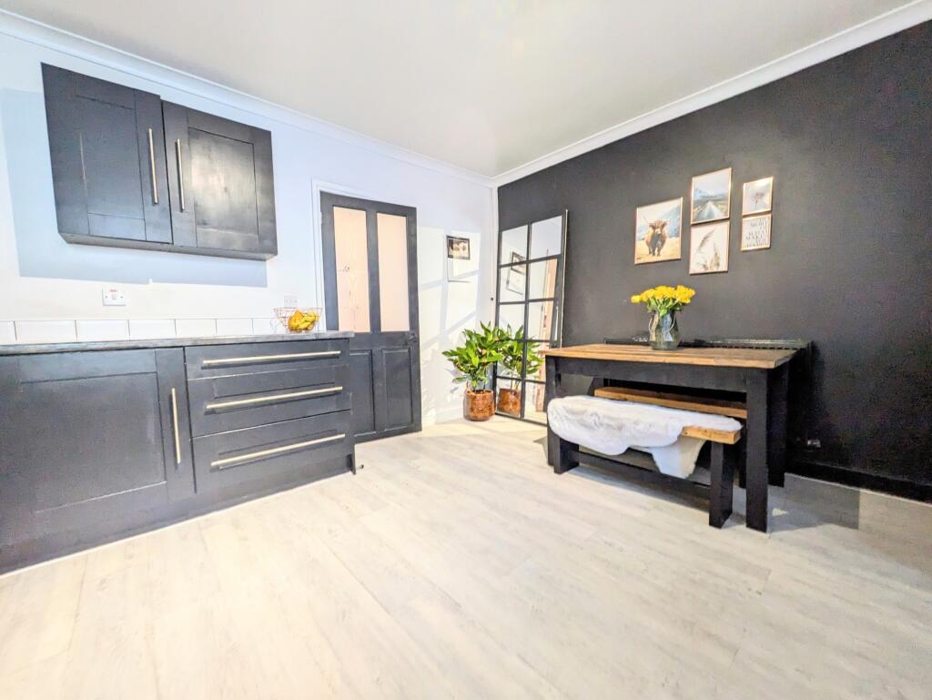 PXL_20250130_121351894.MP~2