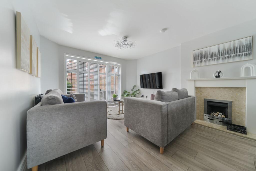 Violet Court - Lounge