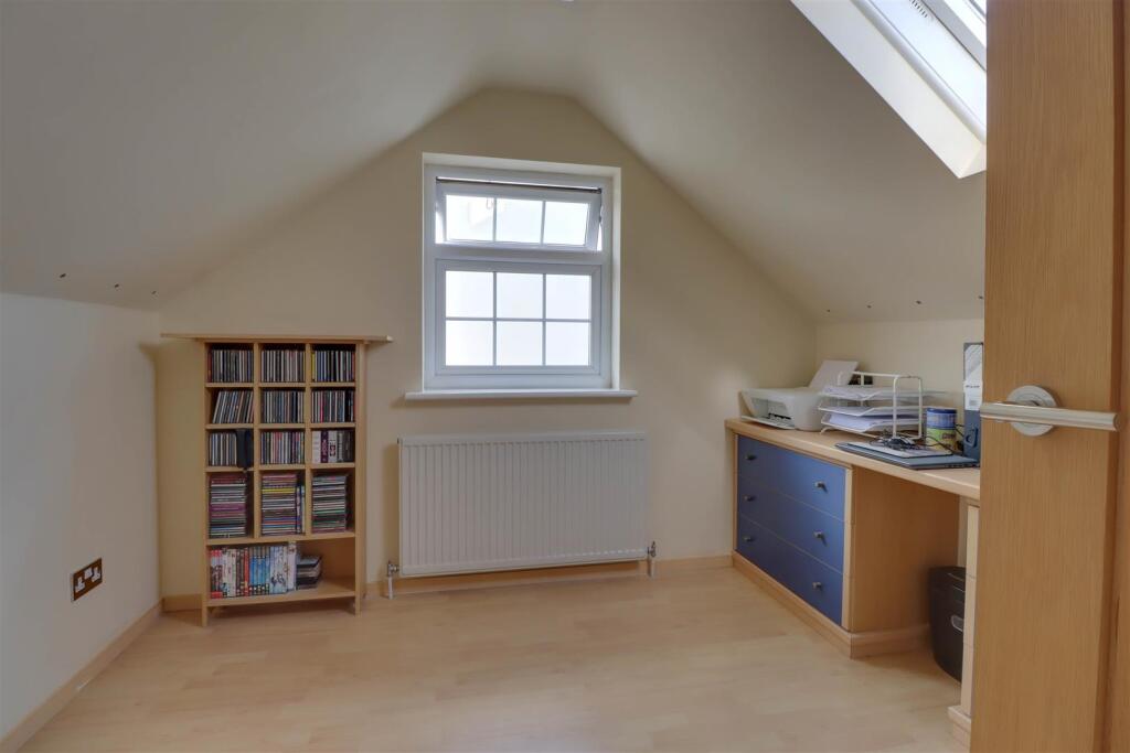 28 MARGARITE WAY-6.jpg