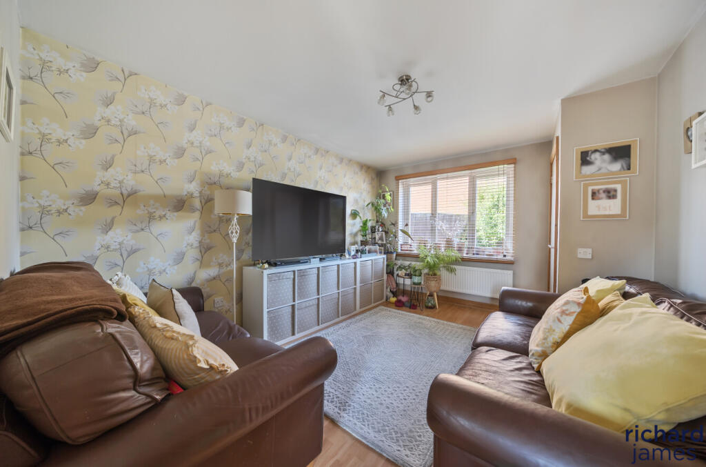 56ecf163b25549489ae77885540e72e2