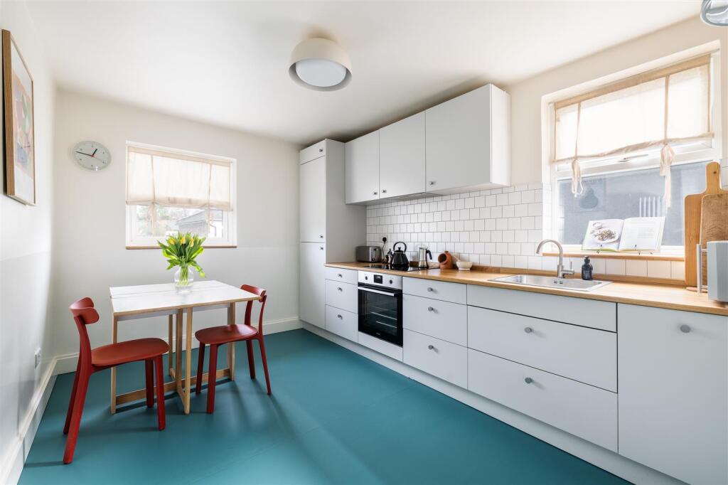 Mornington Road, E11