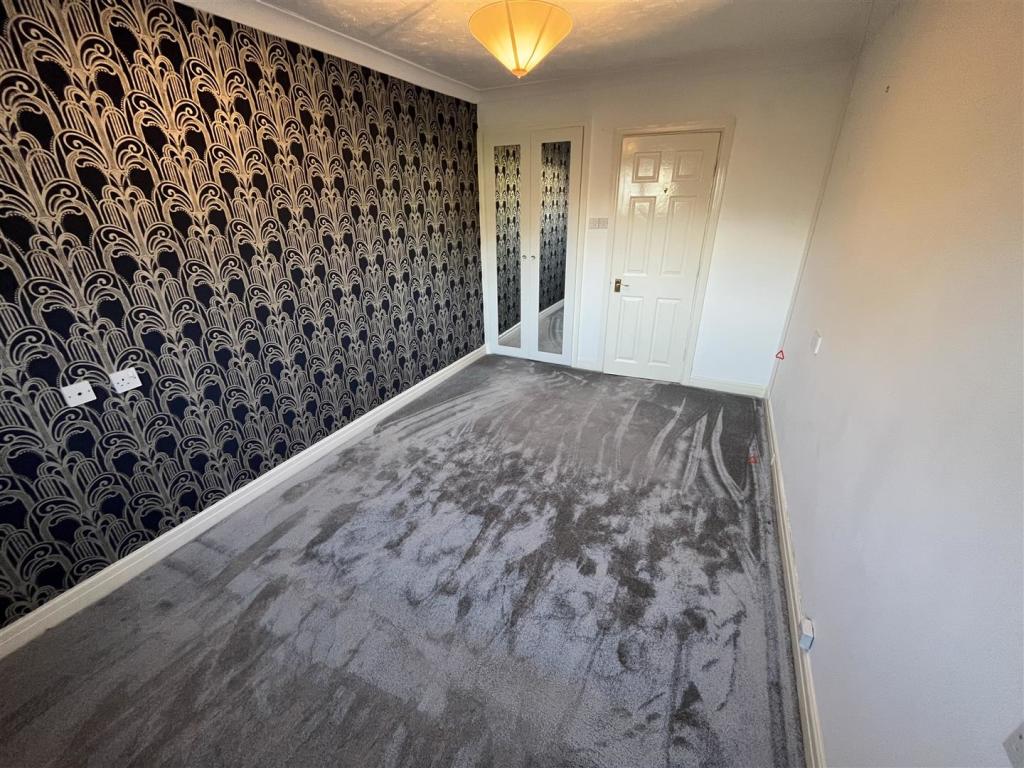 Bedroom 1 Aspect 2.jpg