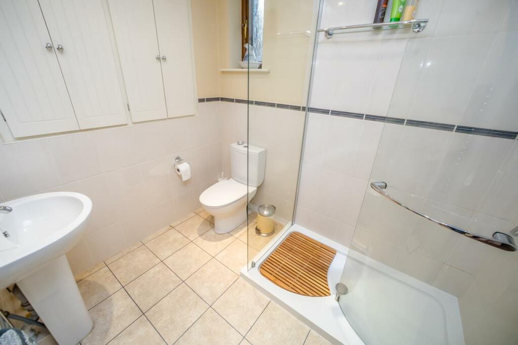 EN SUITE
