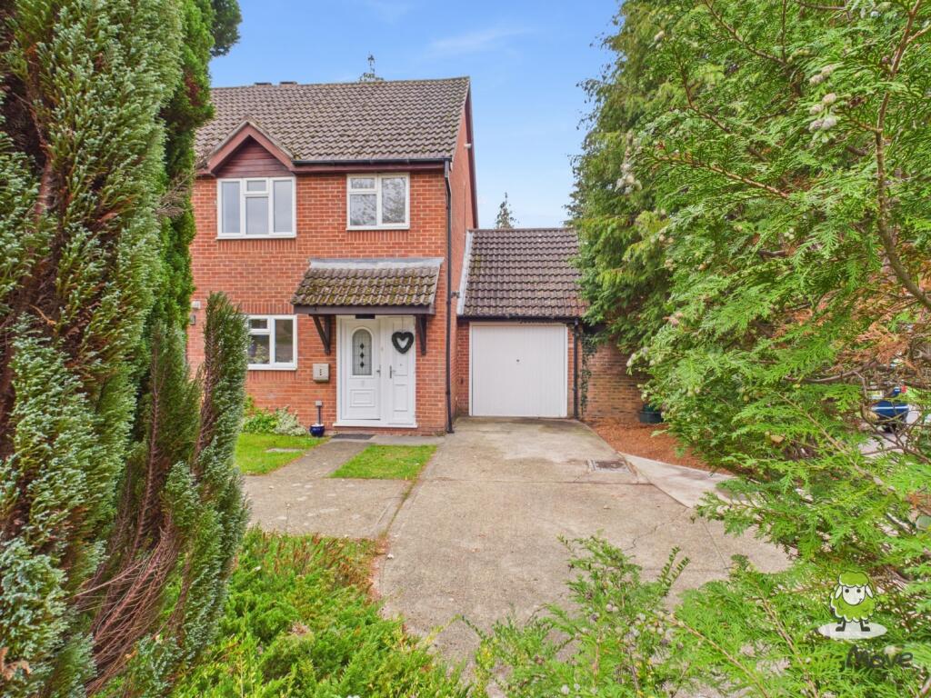 EweMove Estate Agents Basingstoke - Ajax Close - F