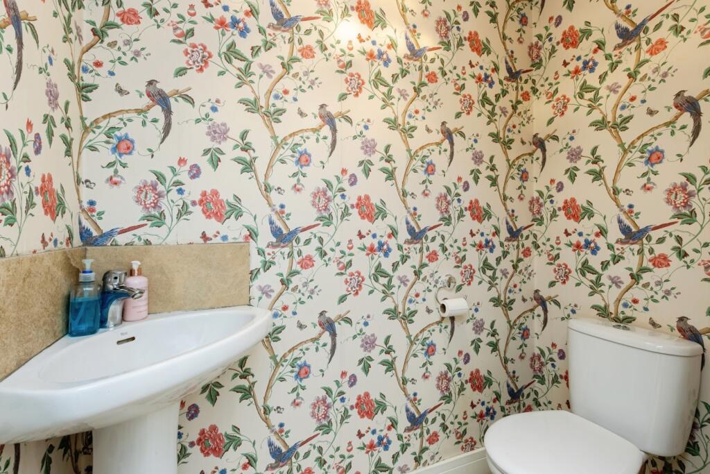 Cloakroom/WC