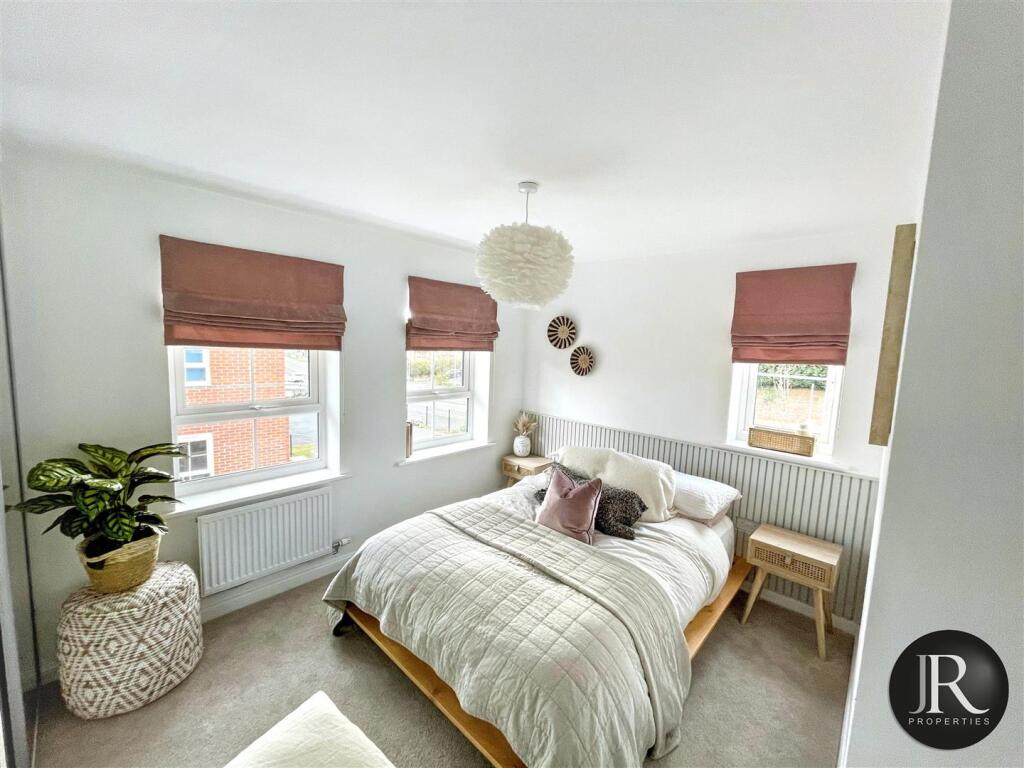 WhatsApp Image 2025-12-16 at 12.16.35.jpg