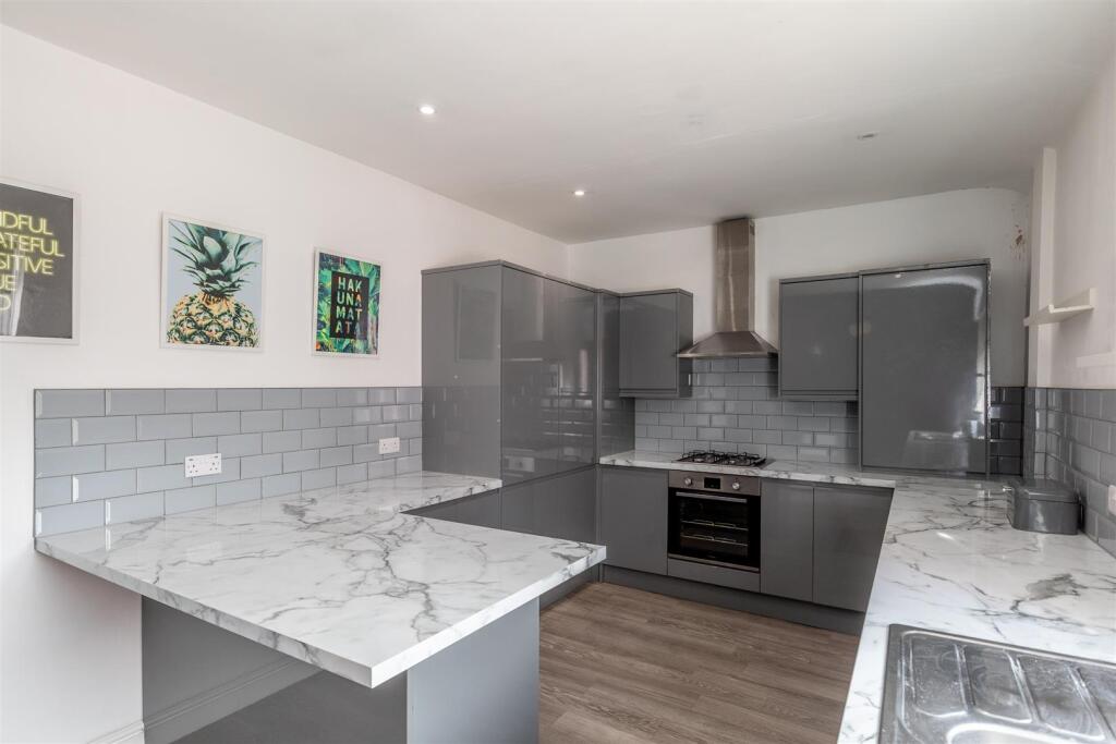 Henleaze Road, Henleaze Kitchen 3.jpg