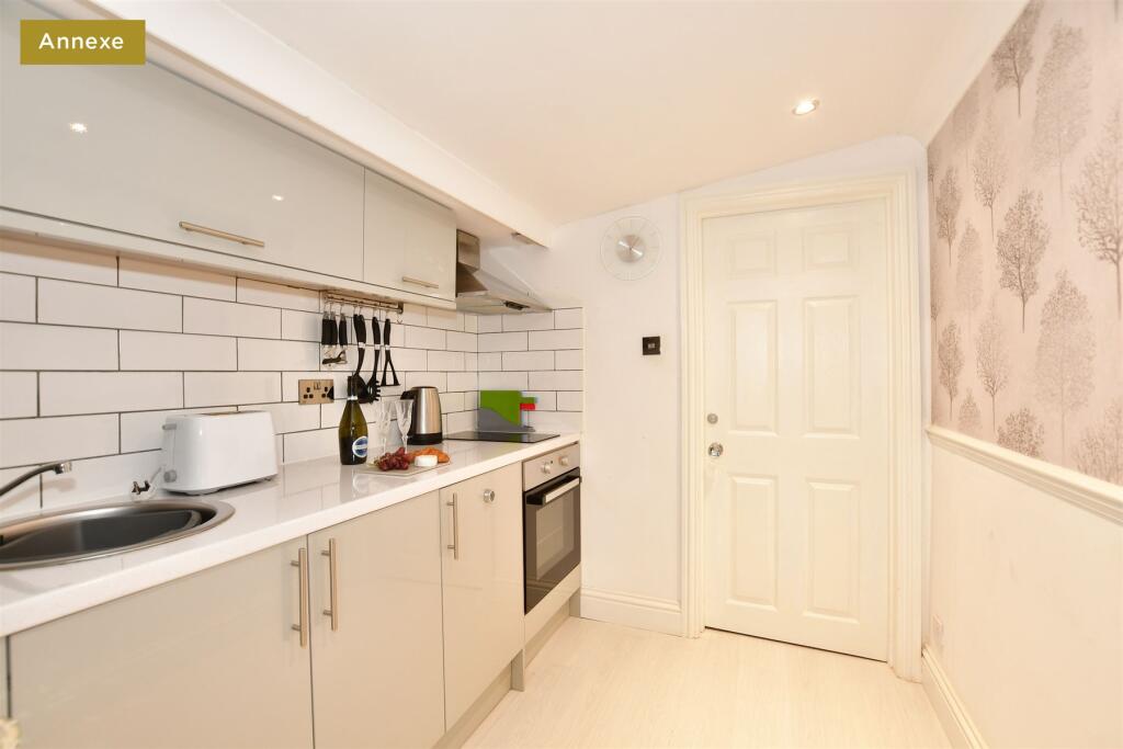 Annexe Kitchen