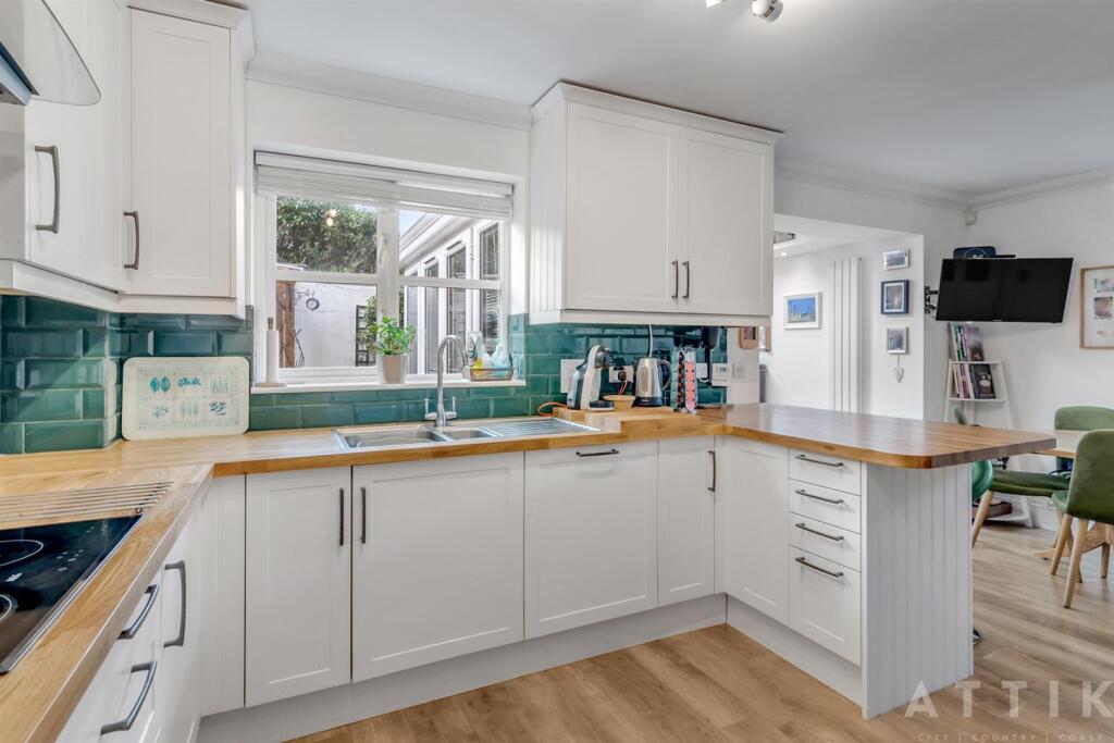 8 Blyth Mews, Halesworth, IP19 8FB (28).jpg