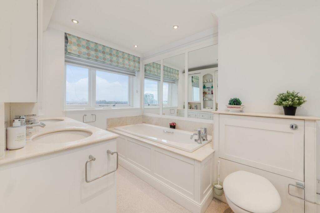 En Suite Bathroom