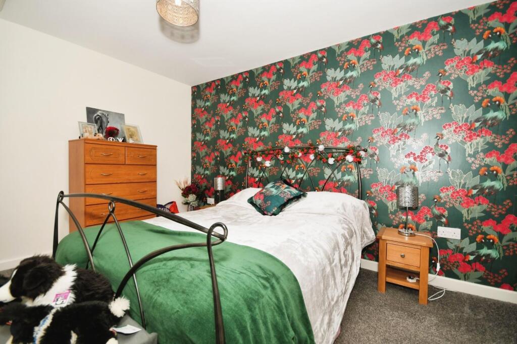 BED 1 02.jpg