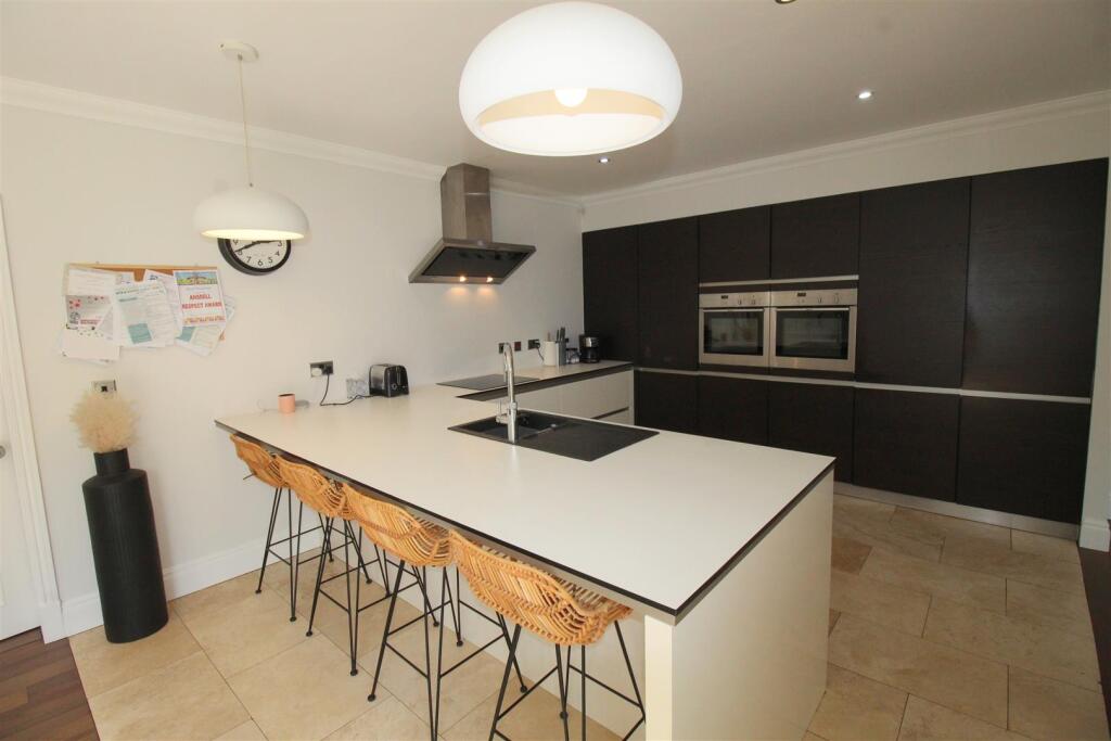 Clifton Drive South, Kitchen Diner 4.JPG