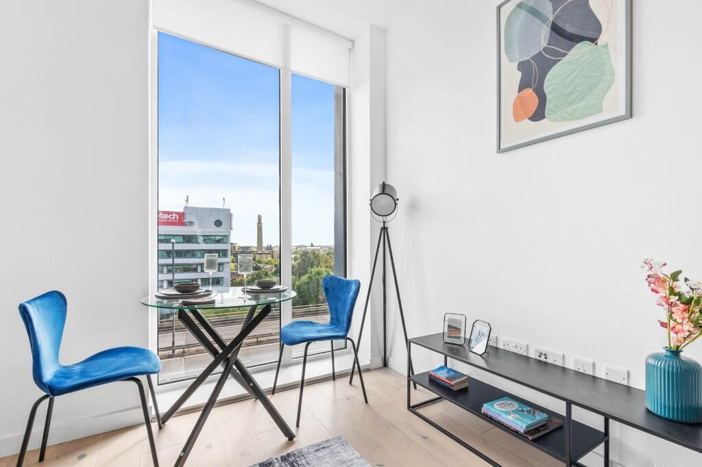 Great West Road, London, TW8