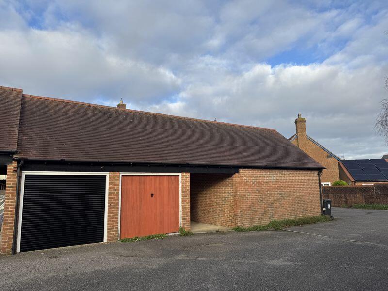 Garage &amp; Car Port