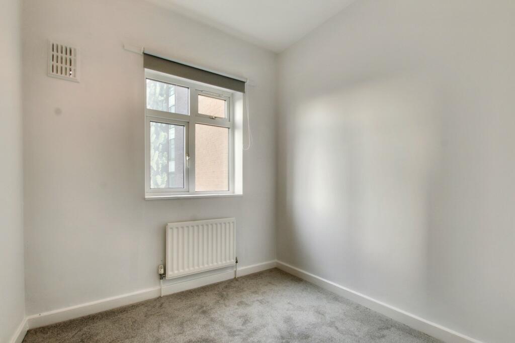6.BEDROOM.jpg