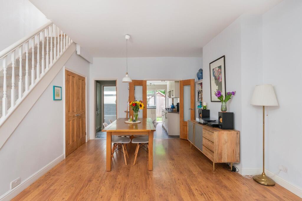 2H0RSW - Reception H.jpg