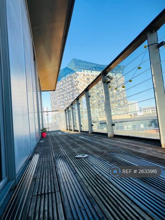 Long Balcony 