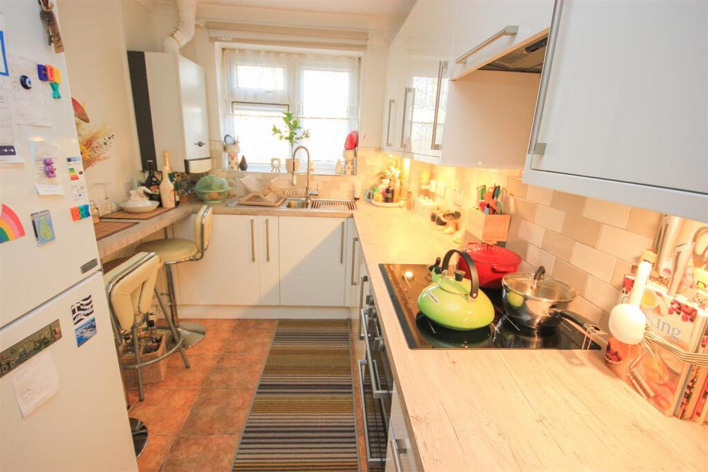 kitchen 2..jpg
