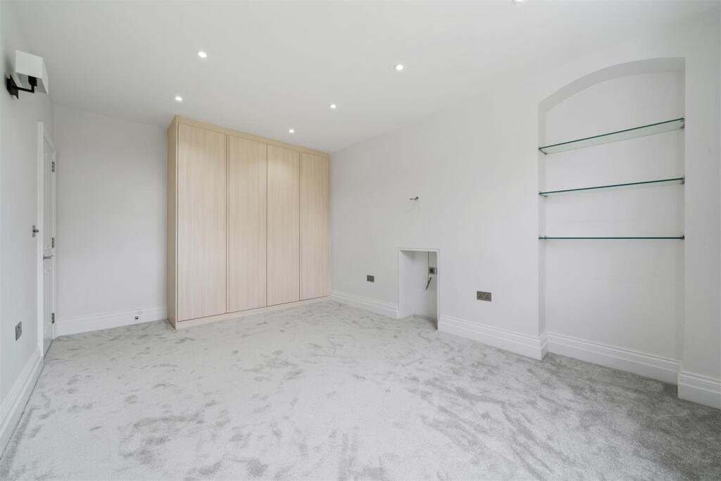 Flat 8, 129 Hamilton Terrace NW8 9QR-No Watermark-