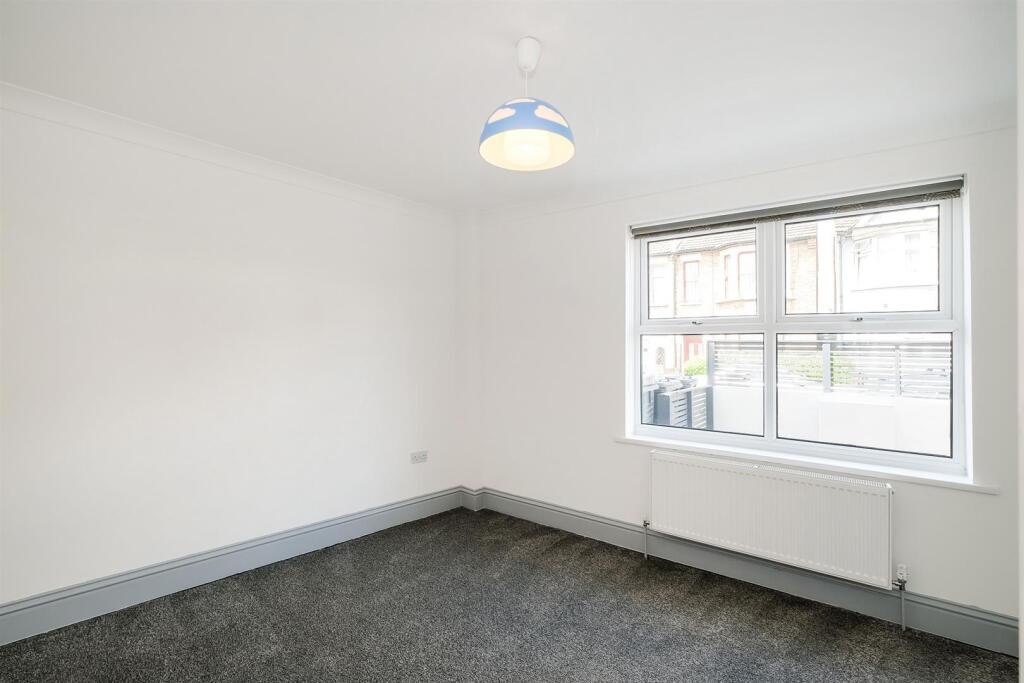 78-80 Spruce Hills Flat 1-10_web.jpg