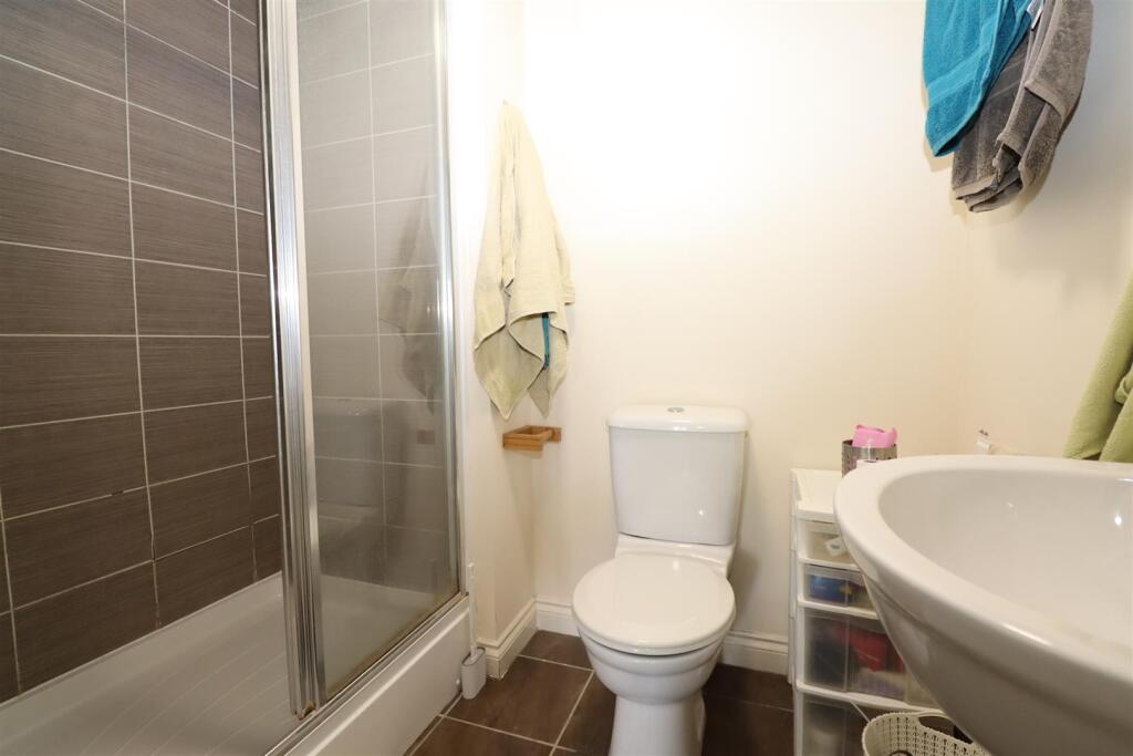 Master Bedroom En-Suite