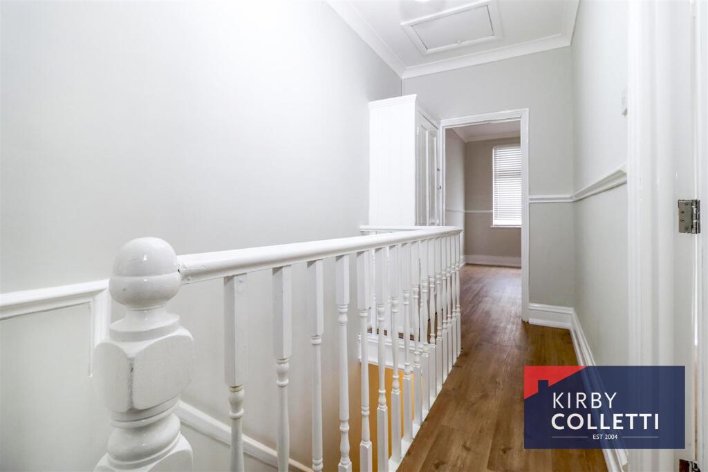 FIRST FLOOR LANDING
