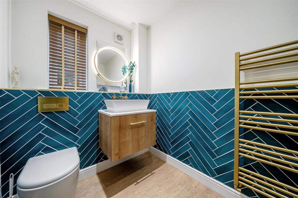 En Suite Bathroom