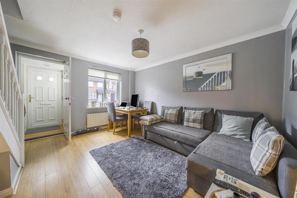 Springwell Avenue - Lounge 1.jpg