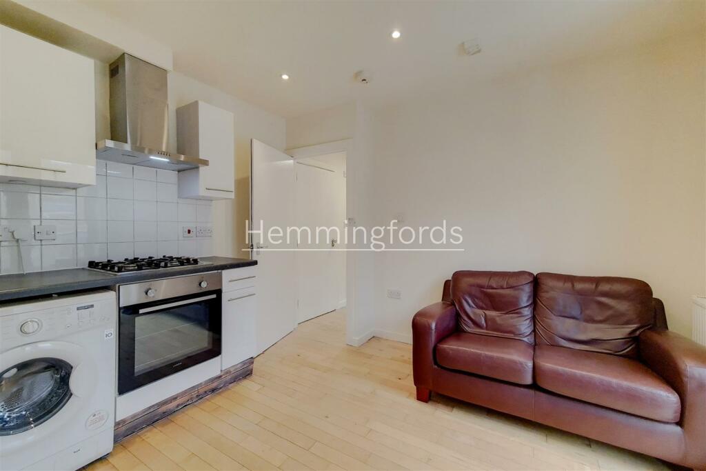 3_Kitchen-Reception-2.jpg