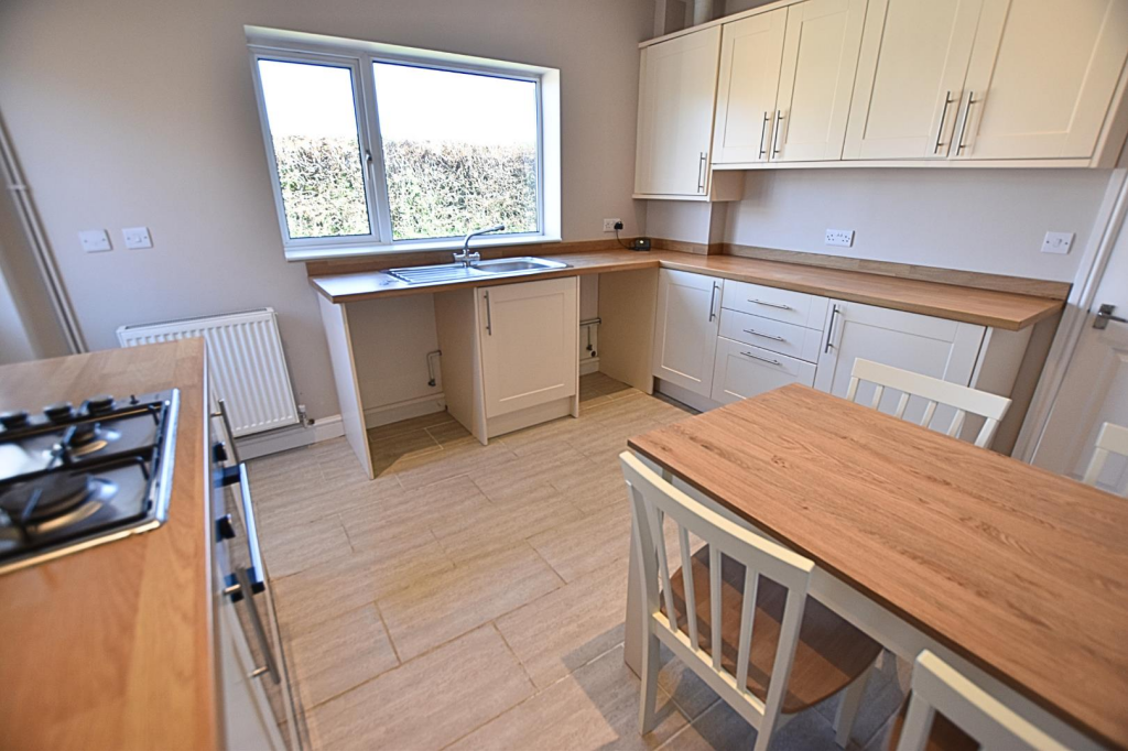 KITCHEN BREAKFAST ROOM