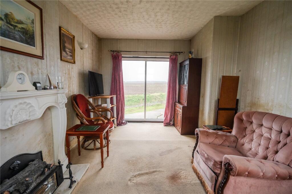 Living Room (2)