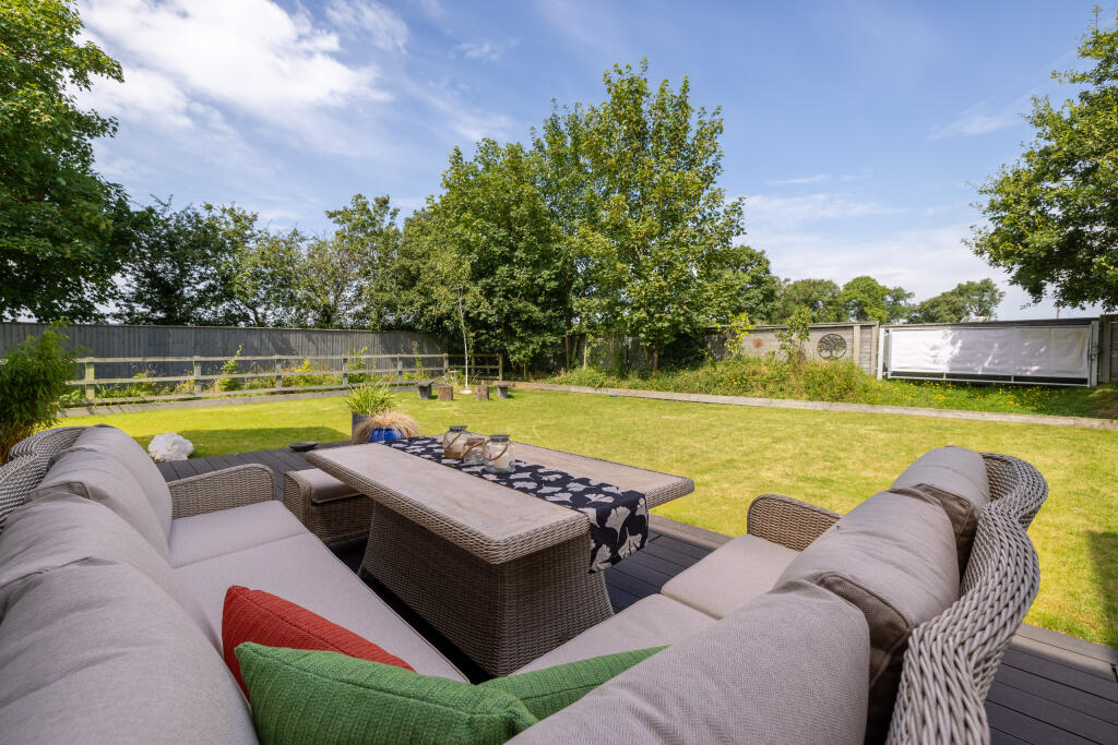 4 Old Nursery Gardens, Ashcott-34