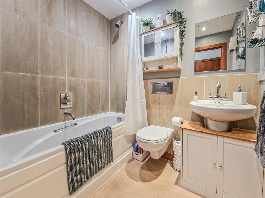modern bathroom-w.c