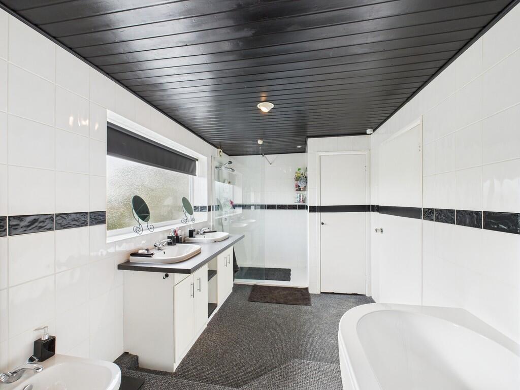 CAM01835G0-PR0277...