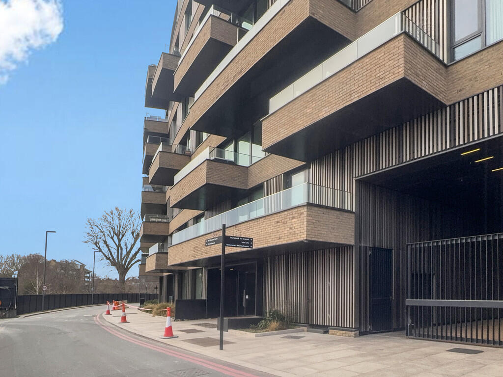 Apartment 409, 6 ...