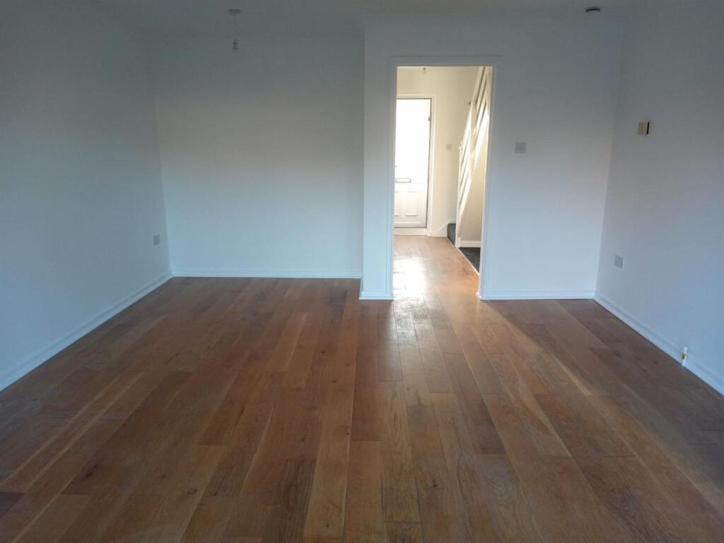 3. living rm.jpg