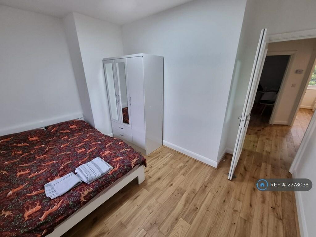 Bedroom B1