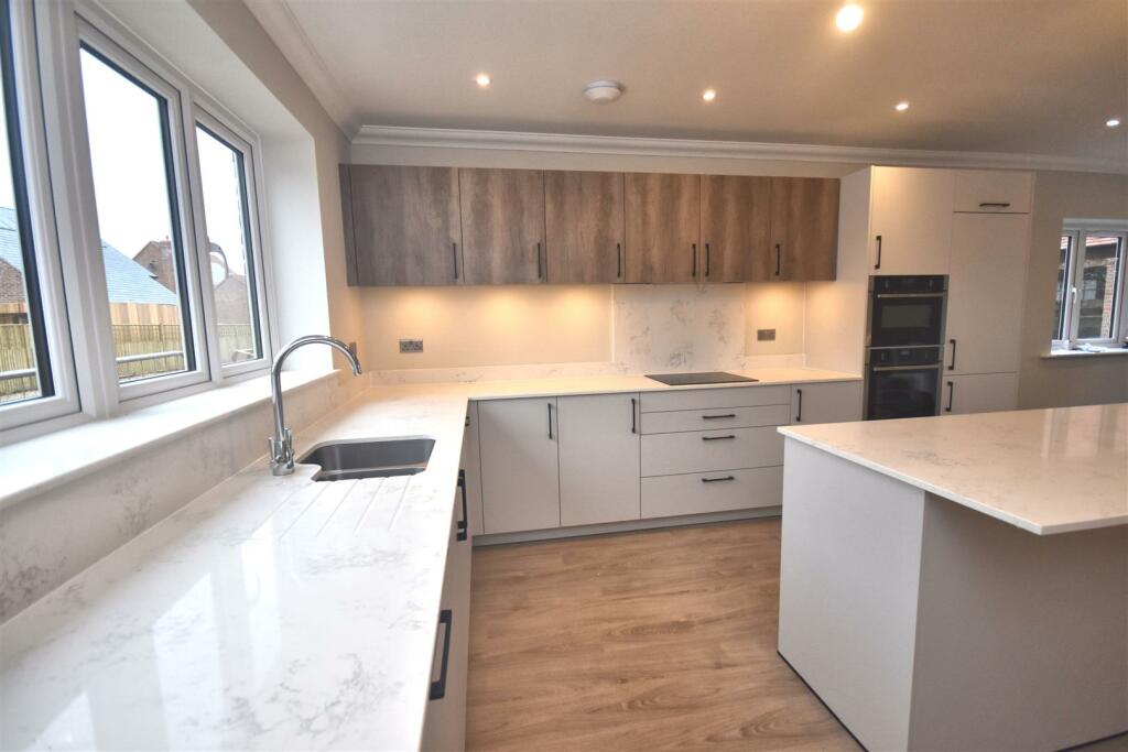 Kitchen 4.jpg