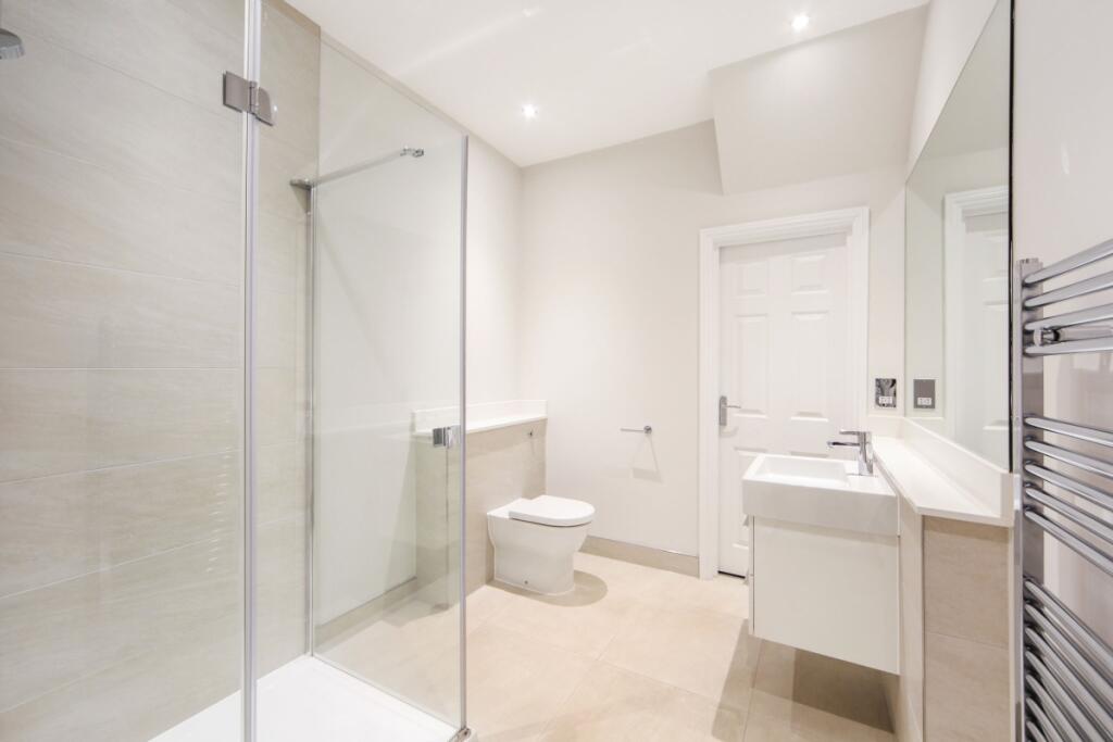 Ph5_976104_edited...