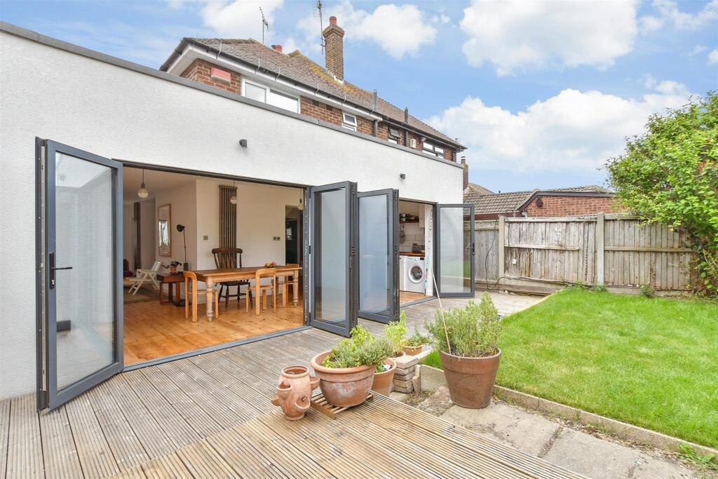 External Lifestyle Photograph