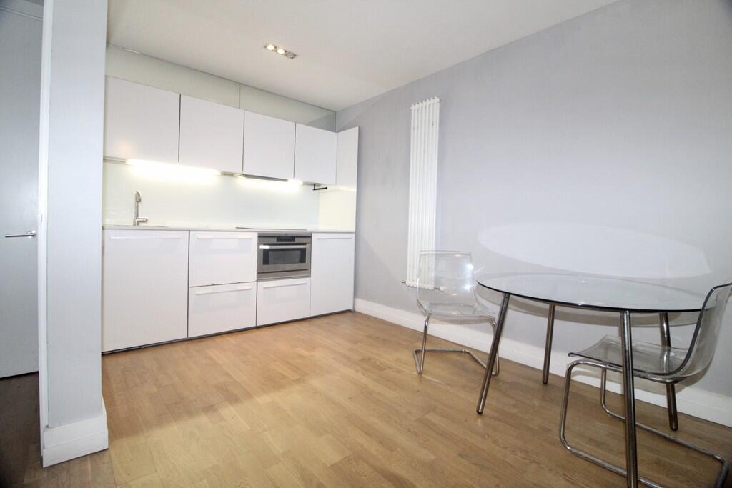 12090719-8043-4E4...