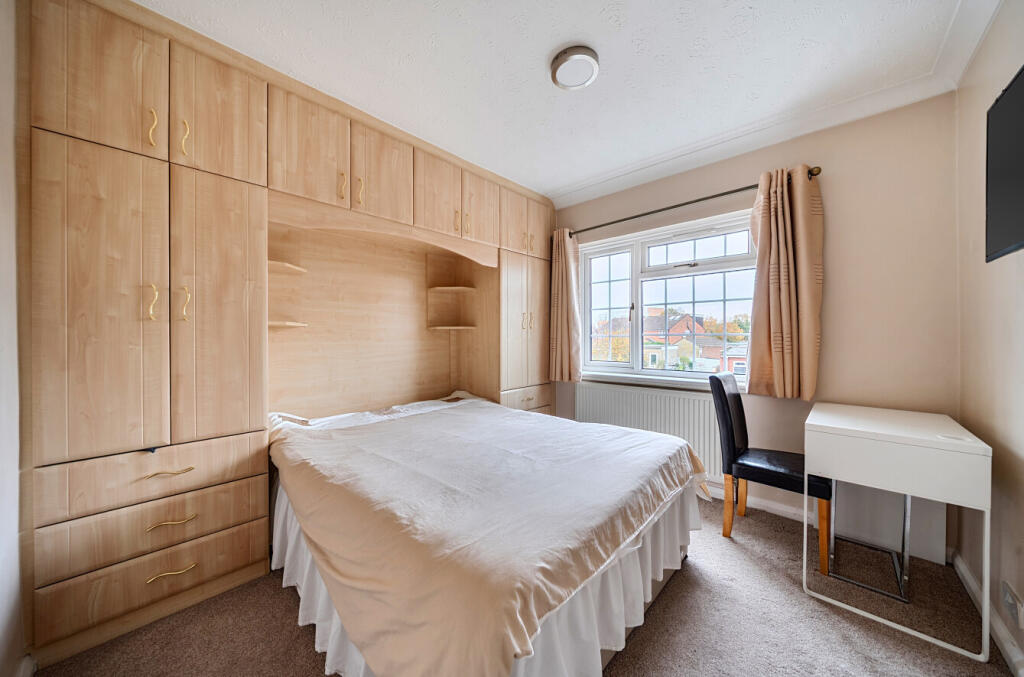 1374962-16-690dcc...