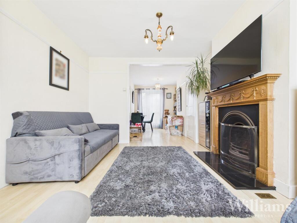 CAM02861G0-PR0450-STILL004 - Copy - Copy.jpg