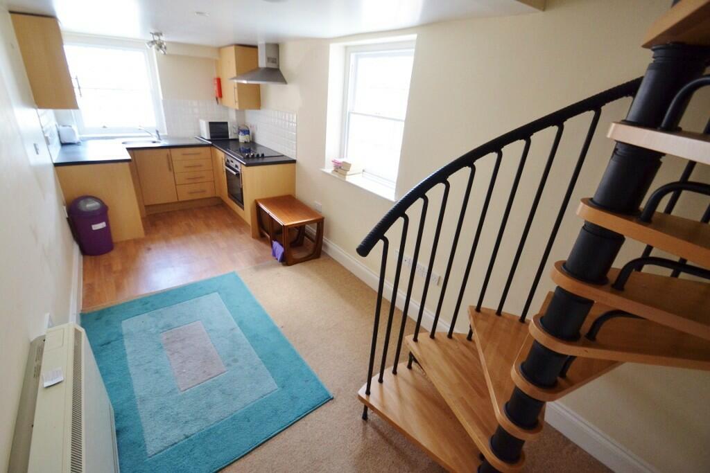 Lounge / Kitchen (Ma