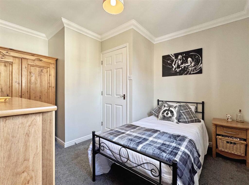 Bedroom 5.jpg