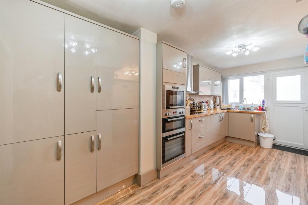 Kitchen Diner: