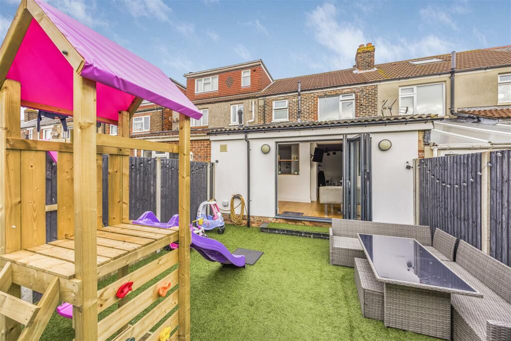 20 Cedar Grove, Baffins-PorticoMarketing-SarahOliv