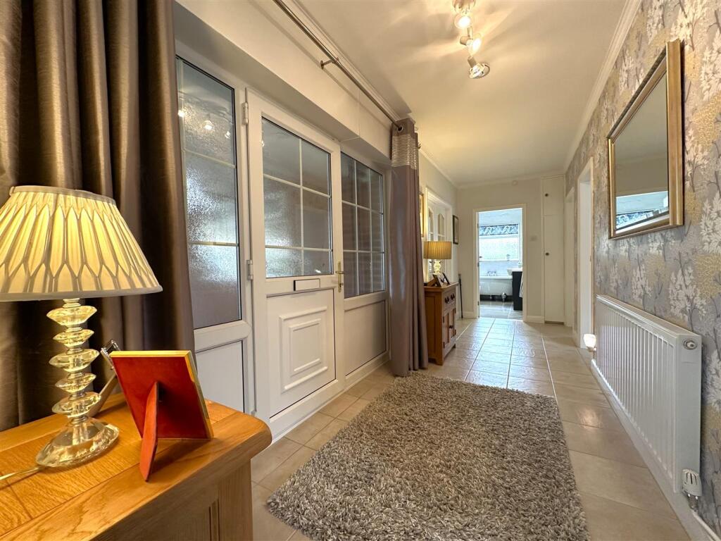 Inviting Reception Hall 823